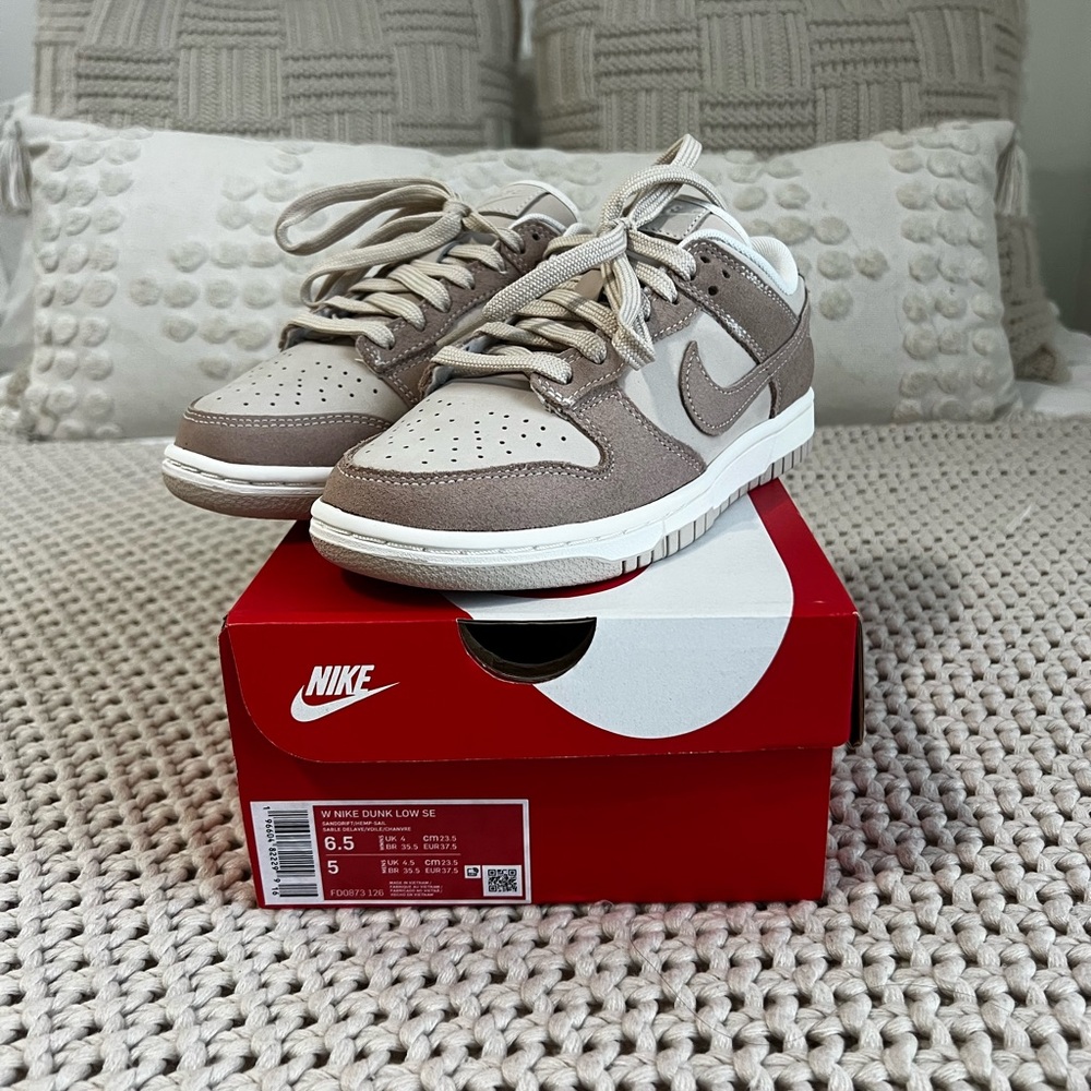 Nike Women’s Low Dunk SE